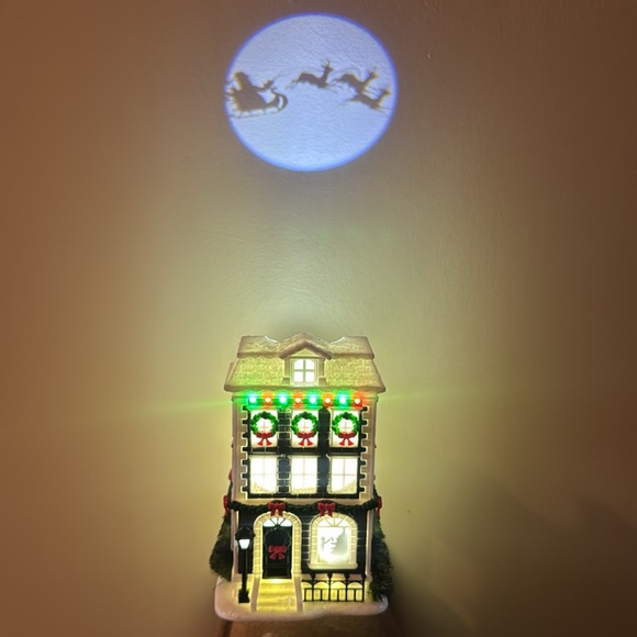 Bath & Body Works Wallflower Plug in Christmas Holiday House with Santa & Sleigh - Picture 1 of 9